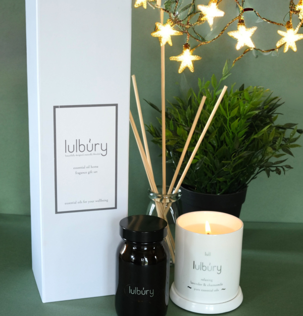 white box candle gift set and diffuser